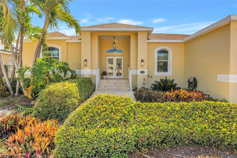 343 8th Ave N, Tierra Verde, FL 33715