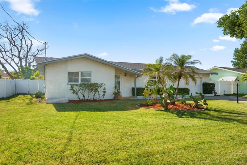 1768 Harbor Cir, Largo, FL 33770