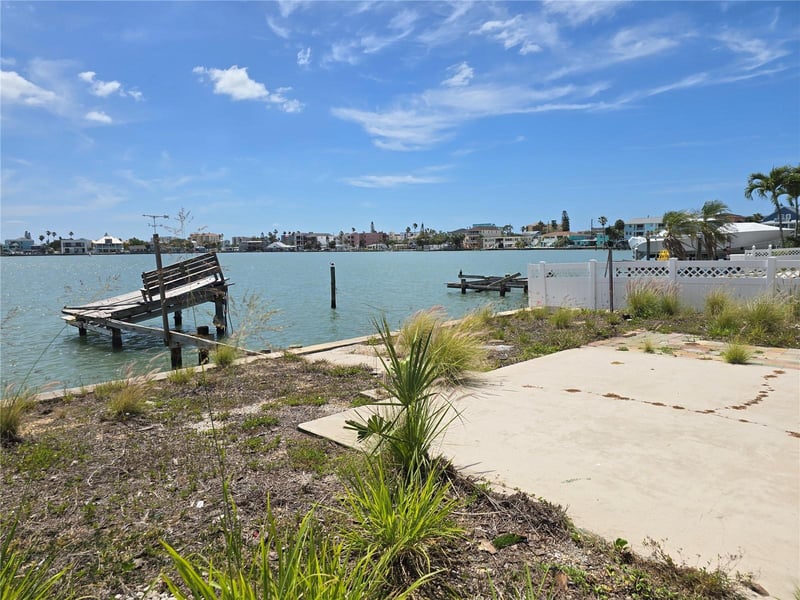 249 144th Ave, Madeira Beach, FL 33708