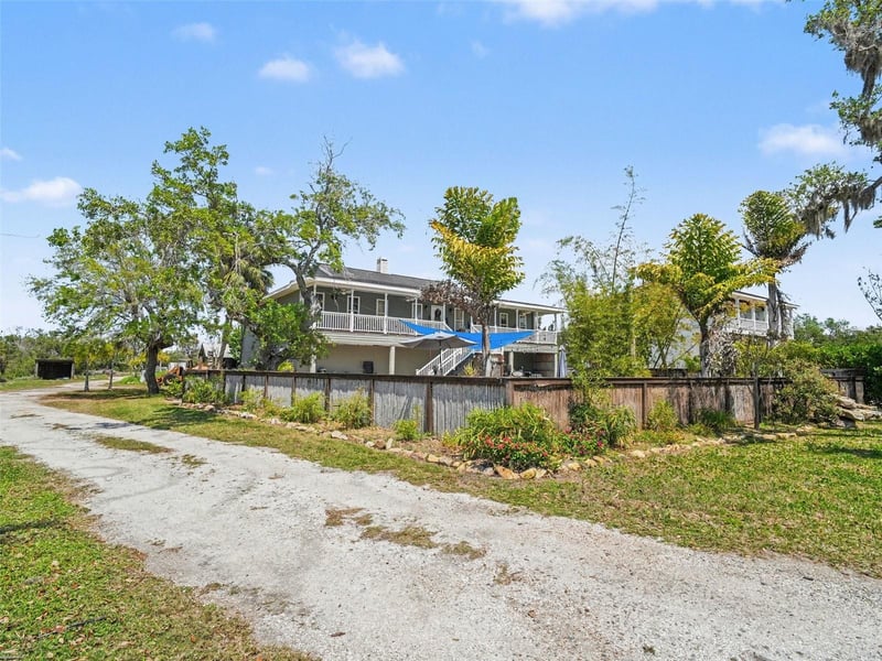 1740 Bayshore Dr, Terra Ceia, FL 34250