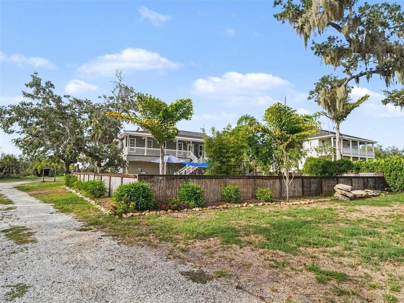 1740 Bayshore Dr, Terra Ceia, FL 34250