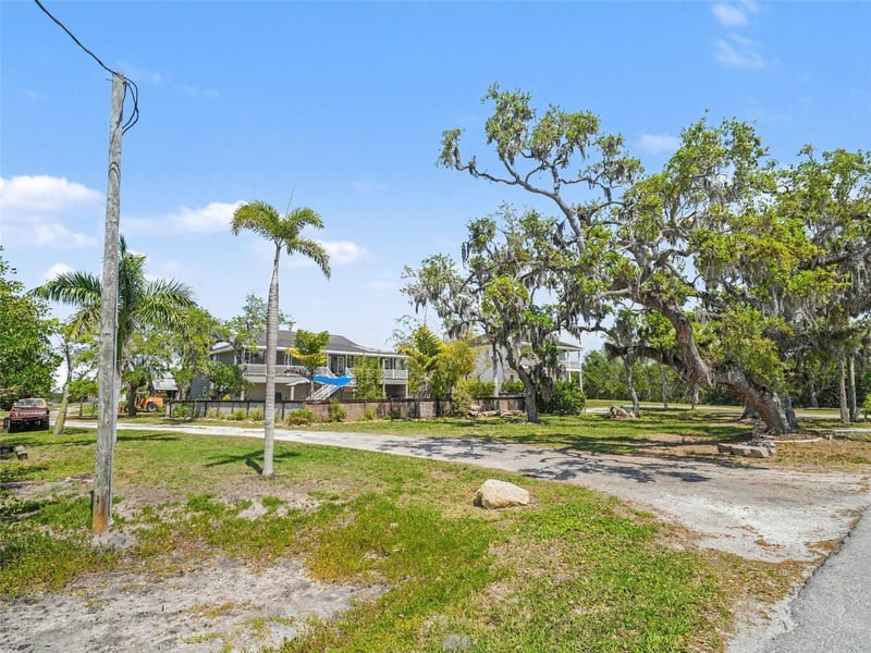 1740 Bayshore Dr, Terra Ceia, FL 34250