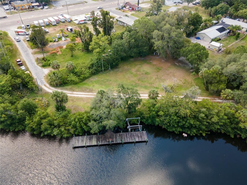 102 Dickman Dr, Ruskin, FL 33570