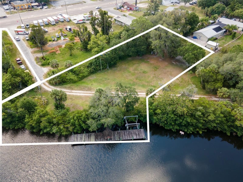 102 Dickman Dr, Ruskin, FL 33570