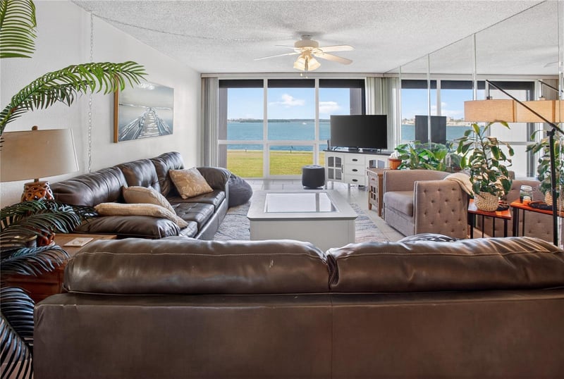 1 Key Capri #103E, Treasure Island, FL 33706