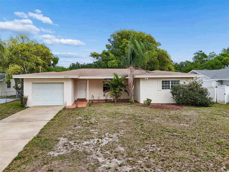 9931 110th St, Seminole, FL 33772