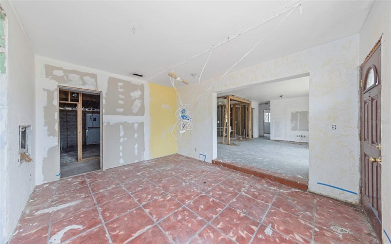6235 Hampton Dr, St Petersburg, FL 33710