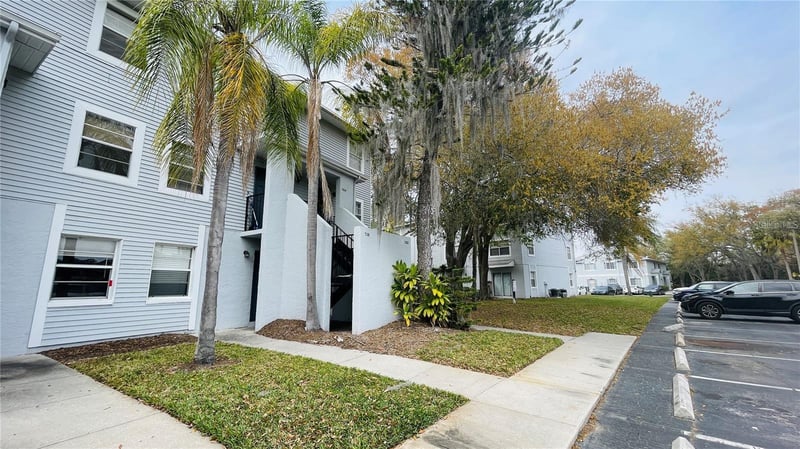 7120 Waterside Dr #106, Tampa, FL 33617