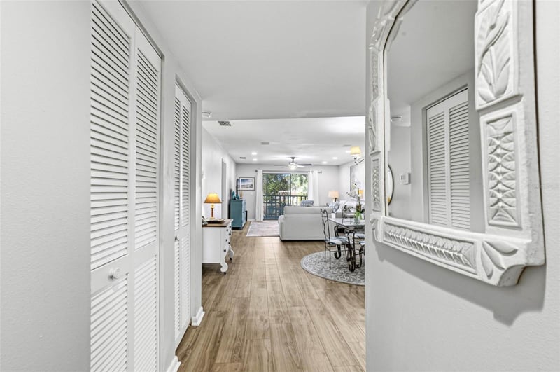 101 Lake Ave #215, Largo, FL 33771