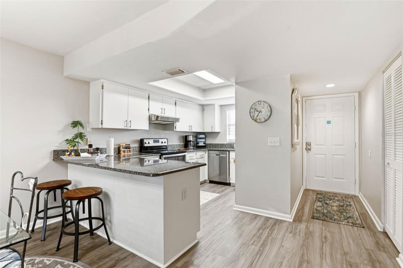 101 Lake Ave #215, Largo, FL 33771