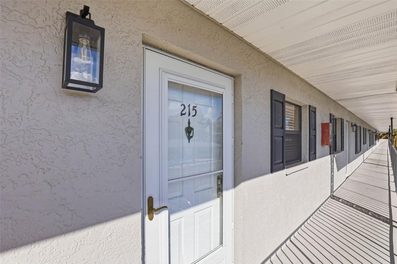 101 Lake Ave #215, Largo, FL 33771