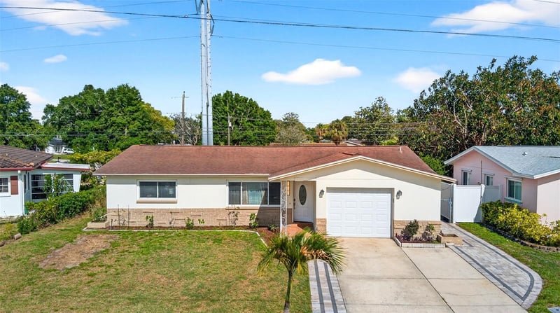 29781 69th St, Clearwater, FL 33761