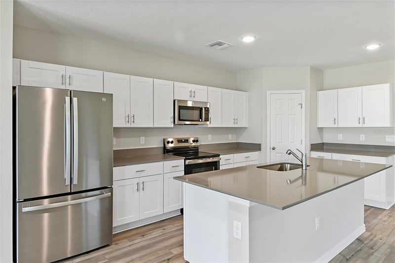 31647 Bienville Ln, Wesley Chapel, FL 33545
