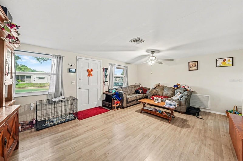2927 Finch Dr, Holiday, FL 34690