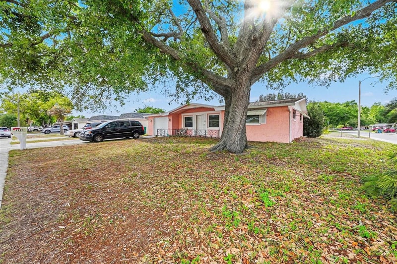 2927 Finch Dr, Holiday, FL 34690