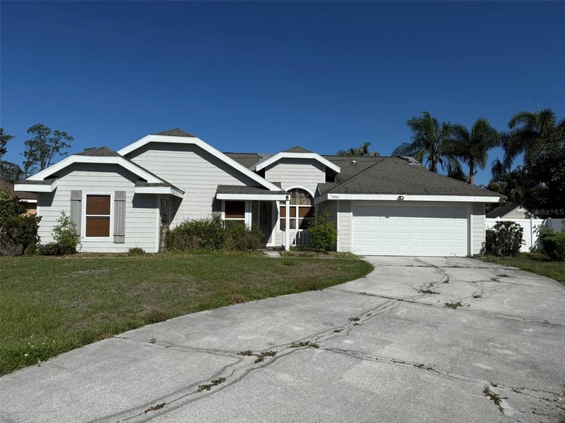 7606 37th Street Cir, Sarasota, FL 34243