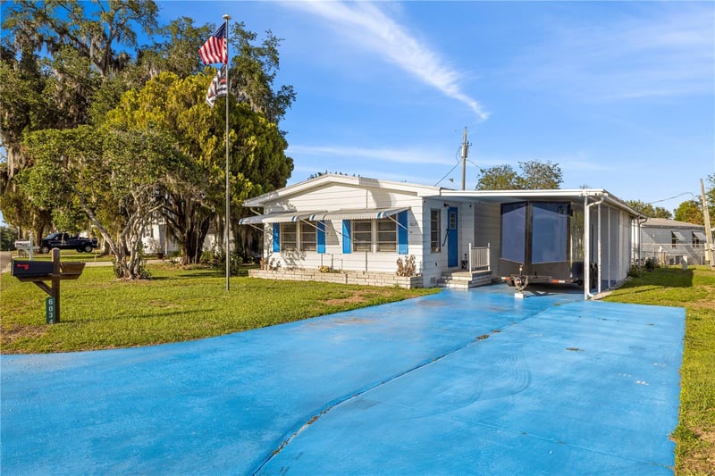 6034 Alpine Dr, Zephyrhills, FL 33542