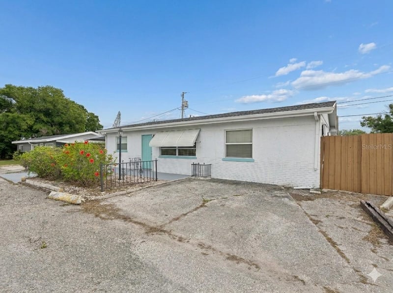 10610 98th Ter, Seminole, FL 33772