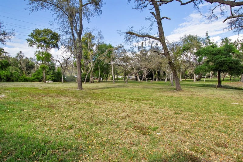 4458 Foster Ln, Zephyrhills, FL 33541