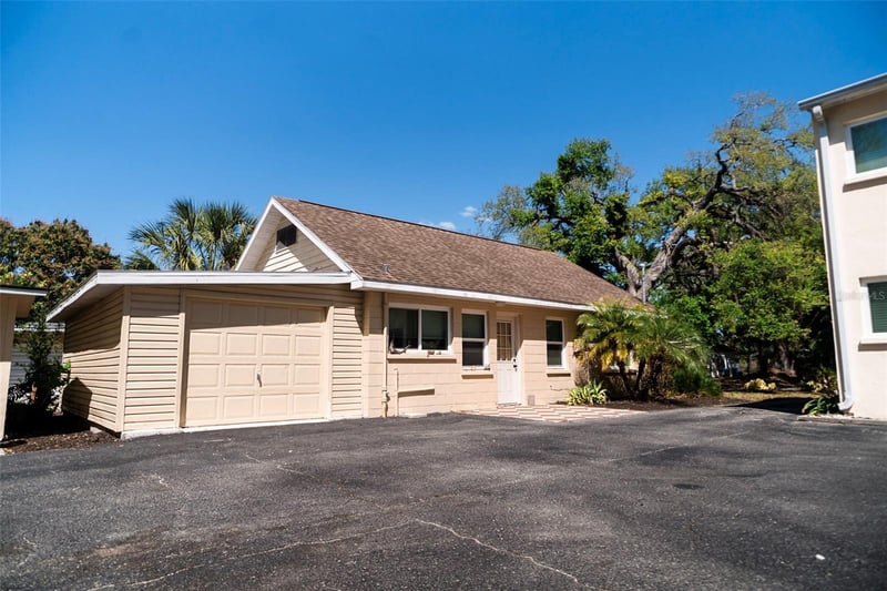 400 20th St #1-6, Bradenton, FL 34208