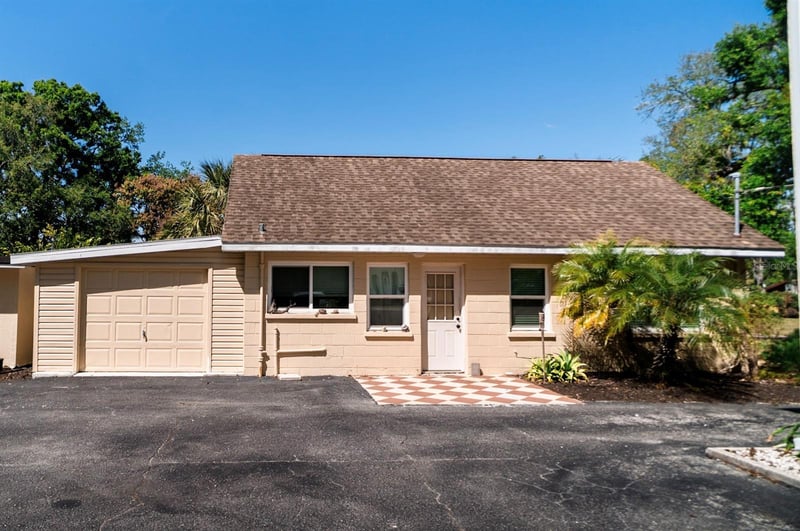 400 20th St #1-6, Bradenton, FL 34208