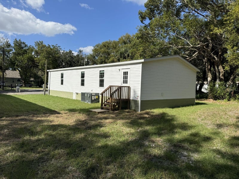 Lake Dr, New Port Richey, FL 34654