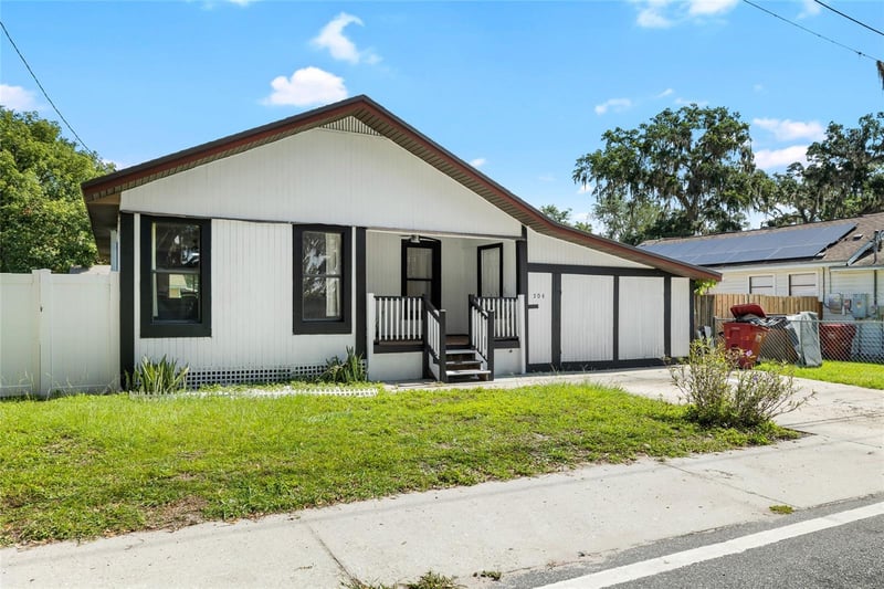 504 Calhoun St, Plant City, FL 33563