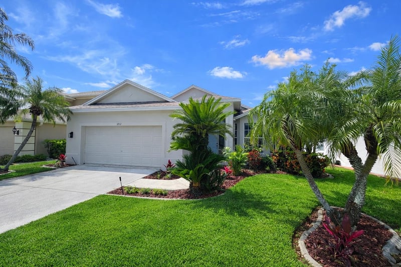 3712 Doral St, Palm Harbor, FL 34685