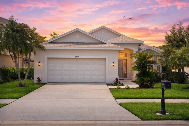3712 Doral St, Palm Harbor, FL 34685