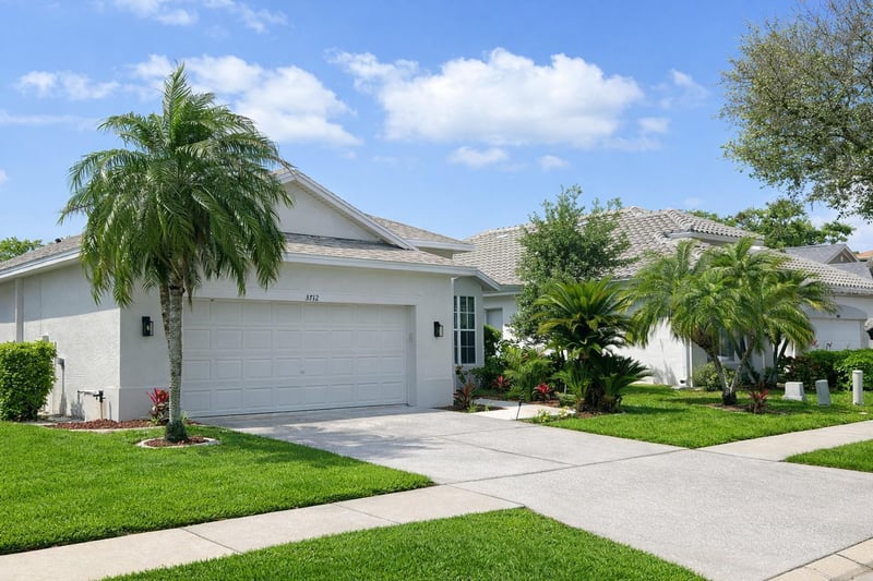 3712 Doral St, Palm Harbor, FL 34685