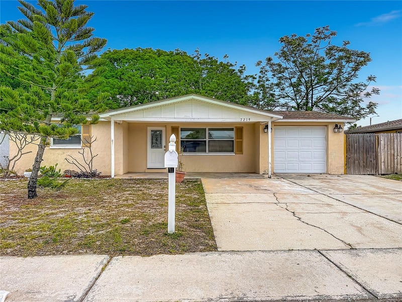 7219 Gulf Highlands Dr, Port Richey, FL 34668