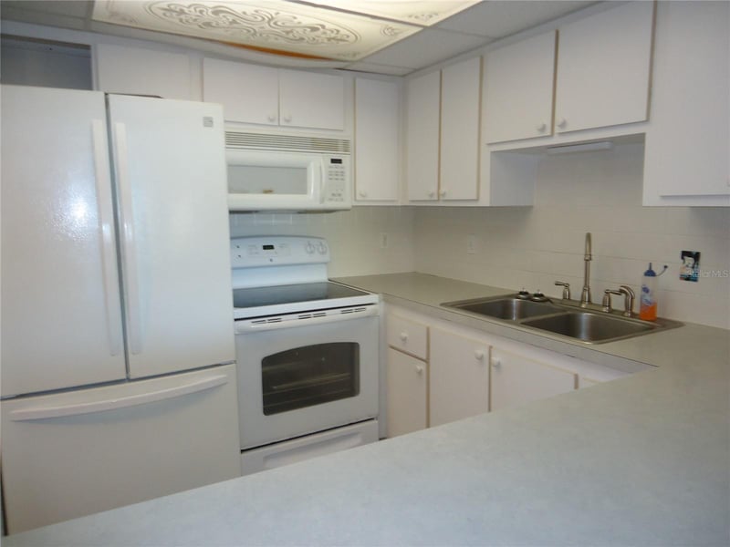 4550 Cove Cir #405, Madeira Beach, FL 33708