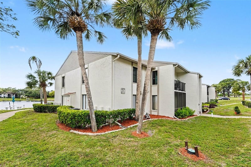 1870 Pine Ridge Way #D2, Palm Harbor, FL 34684