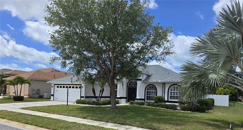 7404 38th Ct, Sarasota, FL 34243