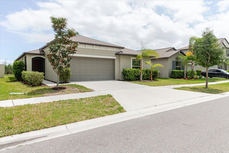 7025 King Creek Dr, Sun City Center, FL 33573