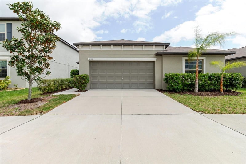 7025 King Creek Dr, Sun City Center, FL 33573