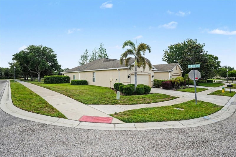 2134 Barracuda Ct, Holiday, FL 34691