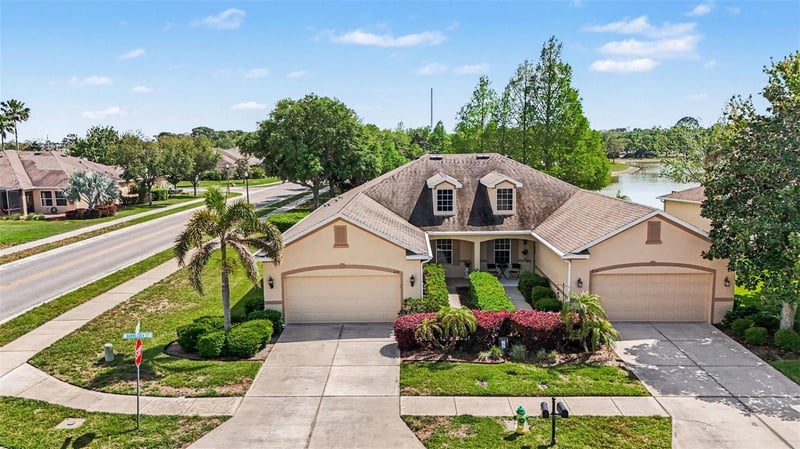 2134 Barracuda Ct, Holiday, FL 34691