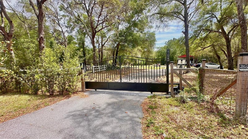 17622 Caufield Rd, Spring Hill, FL 34610