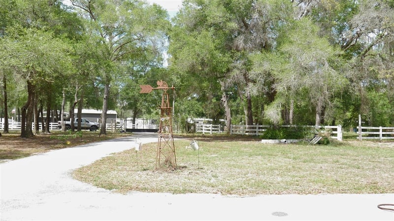 17622 Caufield Rd, Spring Hill, FL 34610