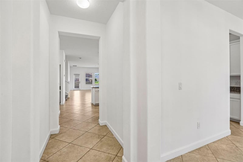 19417 Paddock View Dr, Tampa, FL 33647