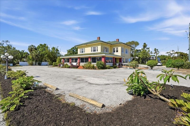 337 8th Ave, Palmetto, FL 34221