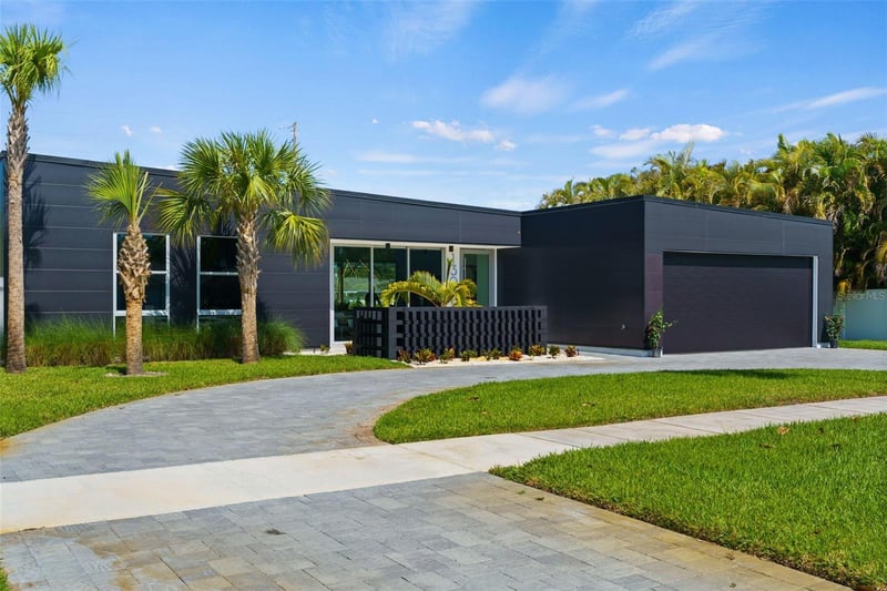 1304 Indian Rocks Rd, Belleair, FL 33756