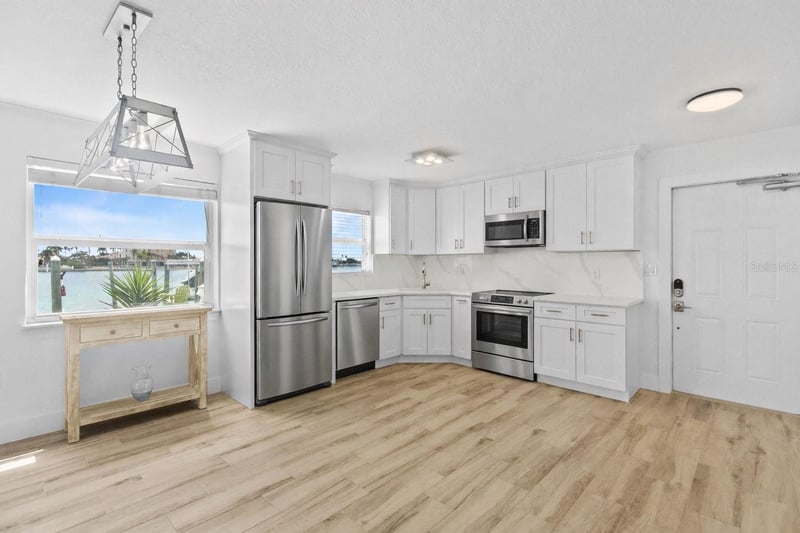 245 104th Ave #5, Treasure Island, FL 33706