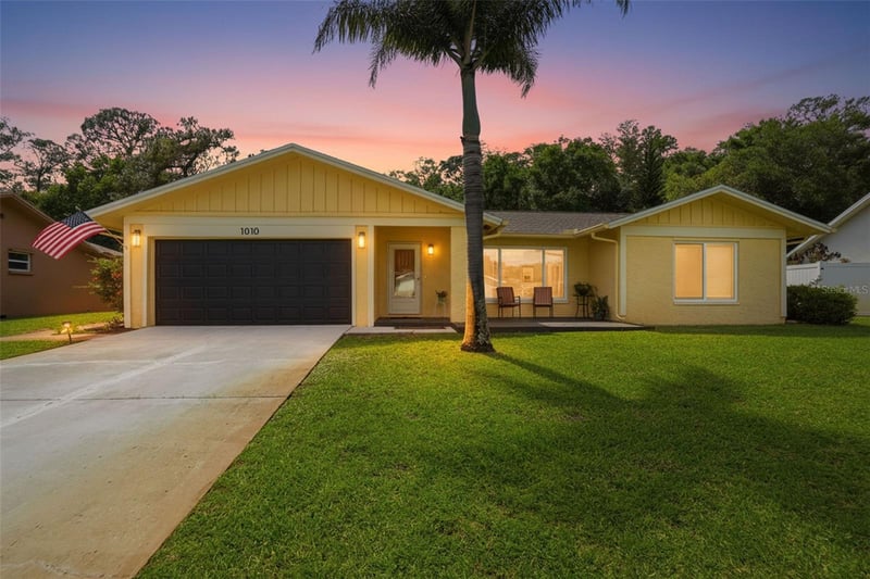 1010 Mainsail Way, Palm Harbor, FL 34685
