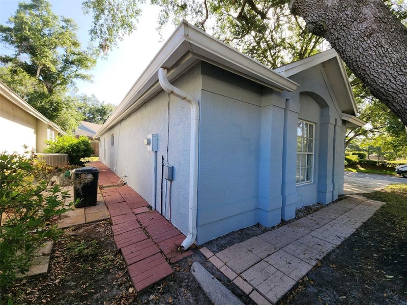 8710 Triple Oaks Rd, Temple Terrace, FL 33637