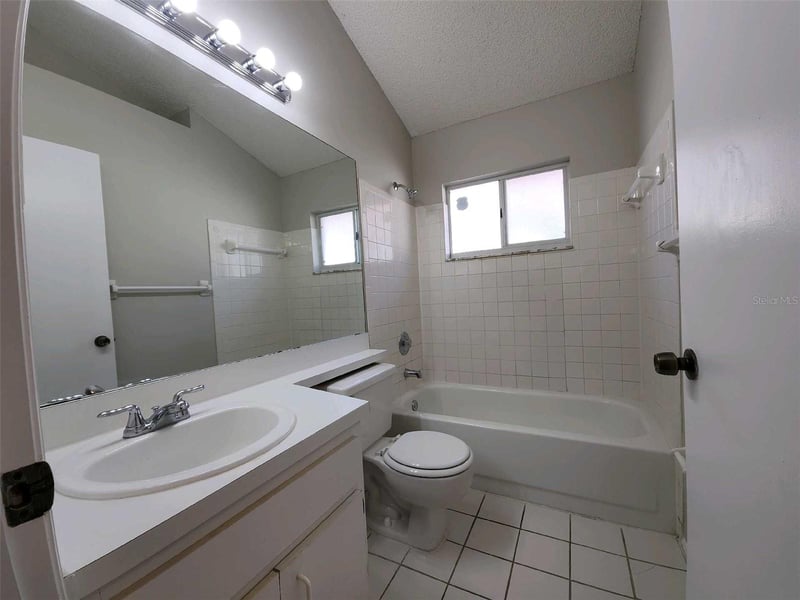 8710 Triple Oaks Rd, Temple Terrace, FL 33637