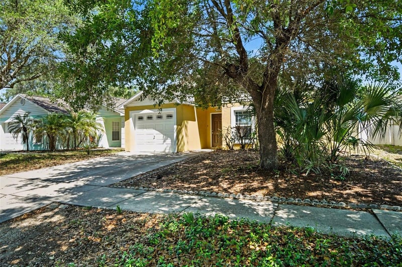 2424 Camden Oaks Pl, Valrico, FL 33594