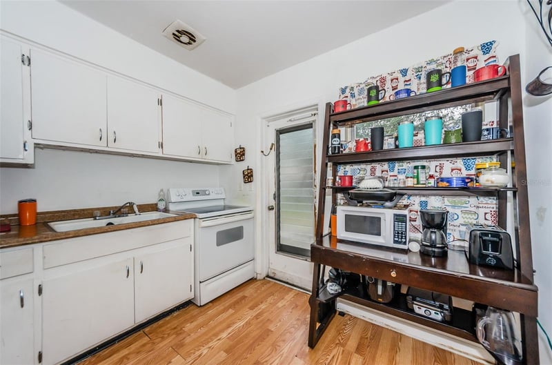 1411 Kennywood Dr #A & B, Largo, FL 33770
