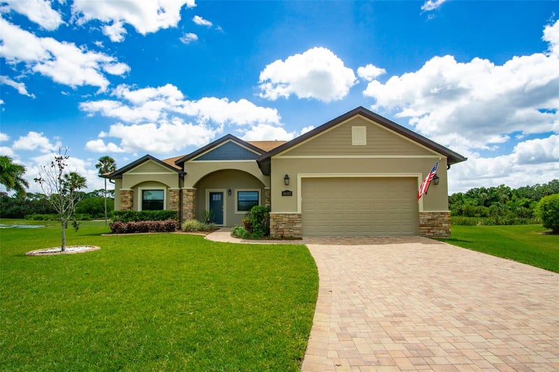 8602 Amen Corner Pl, Palmetto, FL 34221